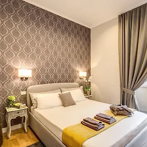 The Club Navona , Рим Италия